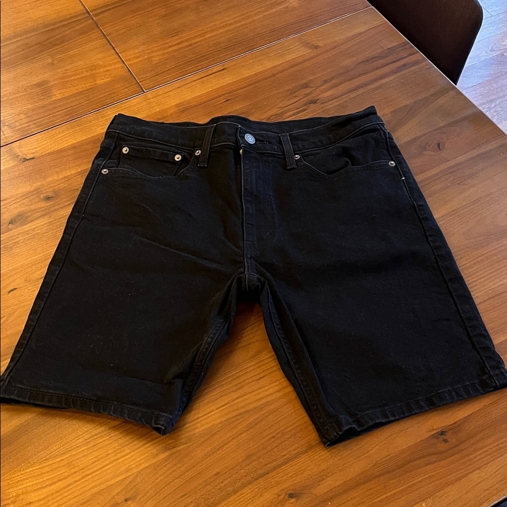Levi’s black 405 jorts